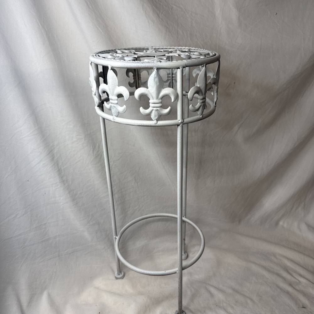 Vintage Wrought Iron Plant Fern Stand French Fleur De Lis Design BOHO Shabby